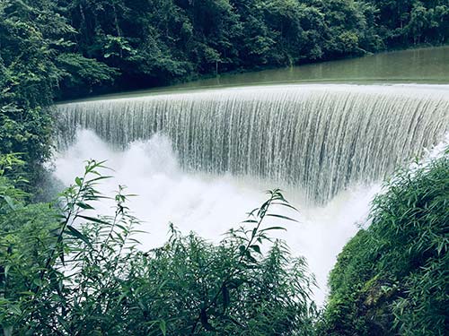 贵州游记：黄果树瀑布、荔波小七孔、西江千户苗寨、梵净山，含攻略和排雷